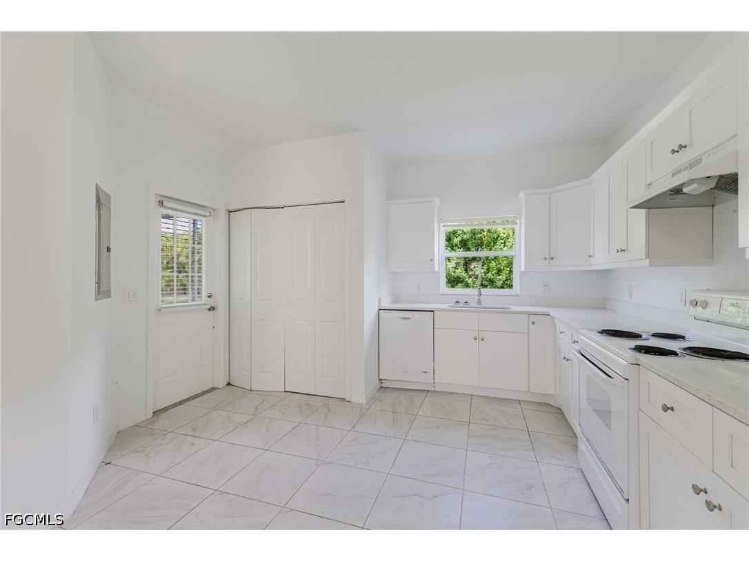 5612 Rose Garden Road #104 Cape Coral FL 33914 2026026010 image11