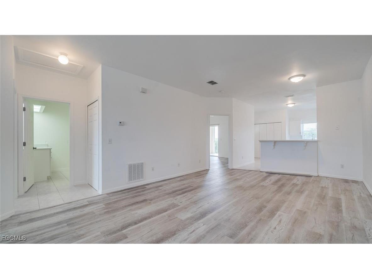 5612 Rose Garden Road #203 Cape Coral FL 33914 2025002397 image1