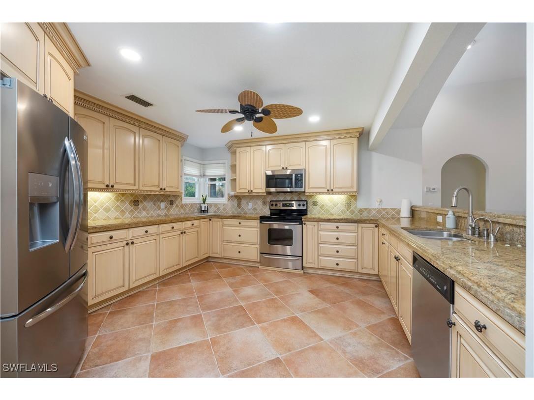 562 Cormorant Cove Naples FL 34113 225066489 image8