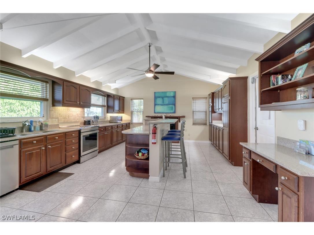 562 Goldcoast Court Marco Island FL 34145 226007720 image10