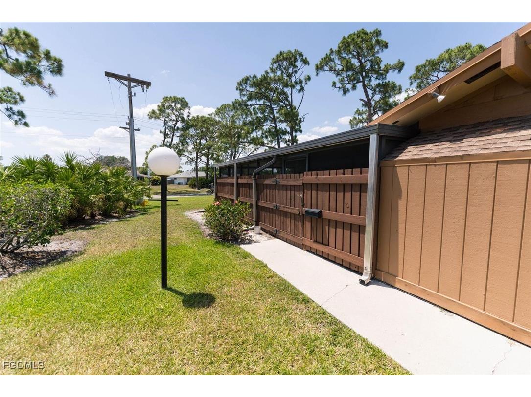 5620 Foxlake Drive North Fort Myers FL 33917 2025005555 image2