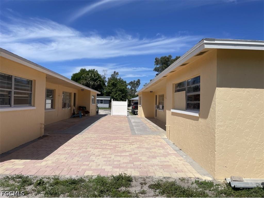 5625/5627 Fourth Avenue Fort Myers FL 33907 2026019263 image2