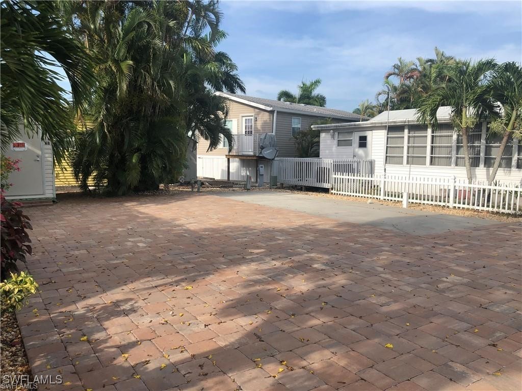 5628 Red Bird Lane Fort Myers FL 33908 224091767 image2