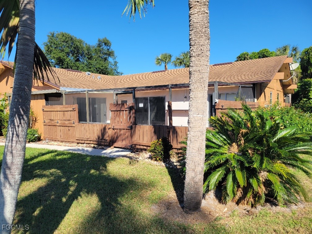 5629 Foxlake Drive North Fort Myers FL 33917 2025020348 image1