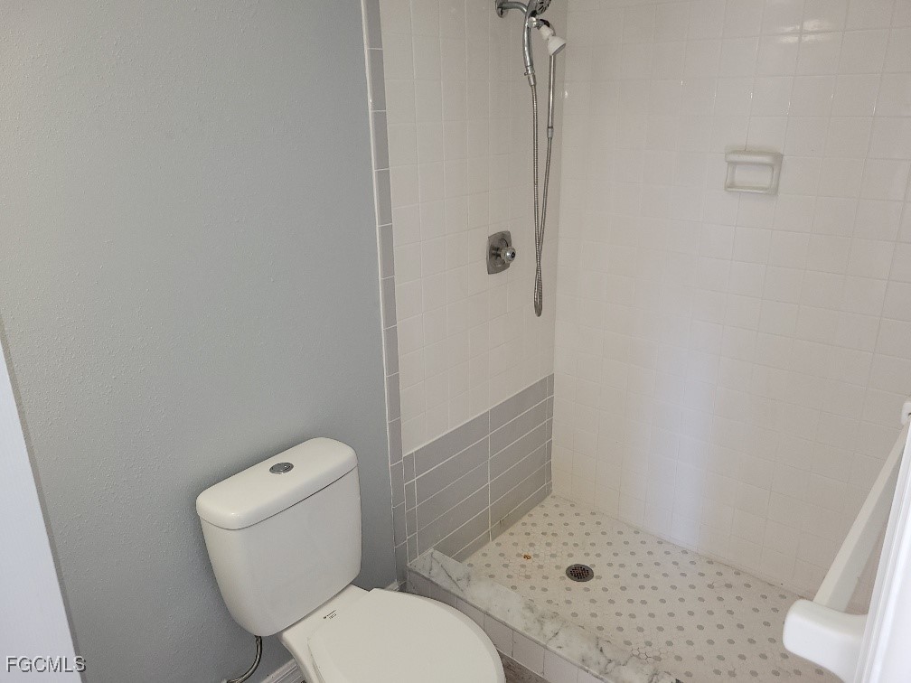 5629 Foxlake Drive North Fort Myers FL 33917 2025020348 image11