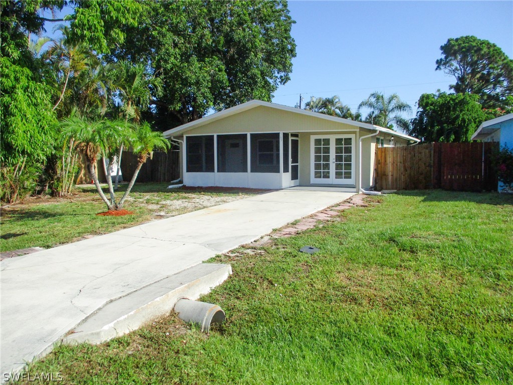 563 103rd Avenue N Naples FL 34108 224055549 image1