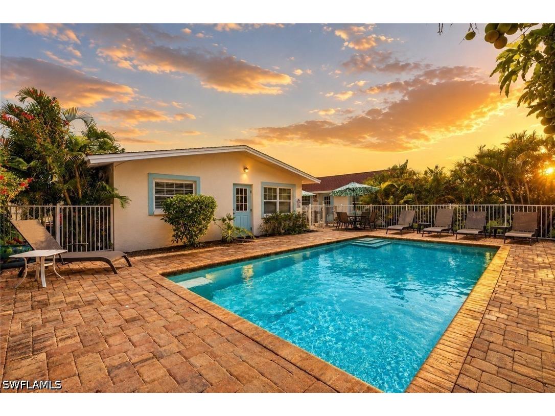 563 105th Avenue N Naples FL 34108 226020915 image1