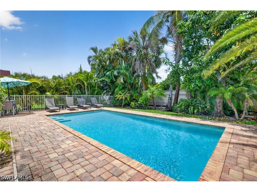 563 105th Avenue N Naples FL 34108 226020915 image13
