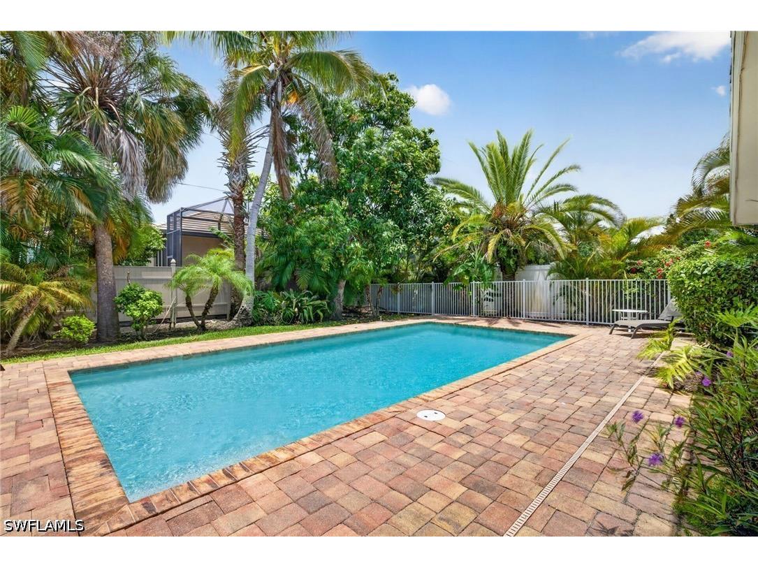 563 105th Avenue N Naples FL 34108 226020915 image16