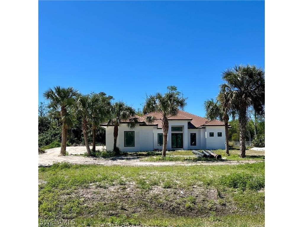 563 15th Street NW Naples FL 34120 224053555 image1