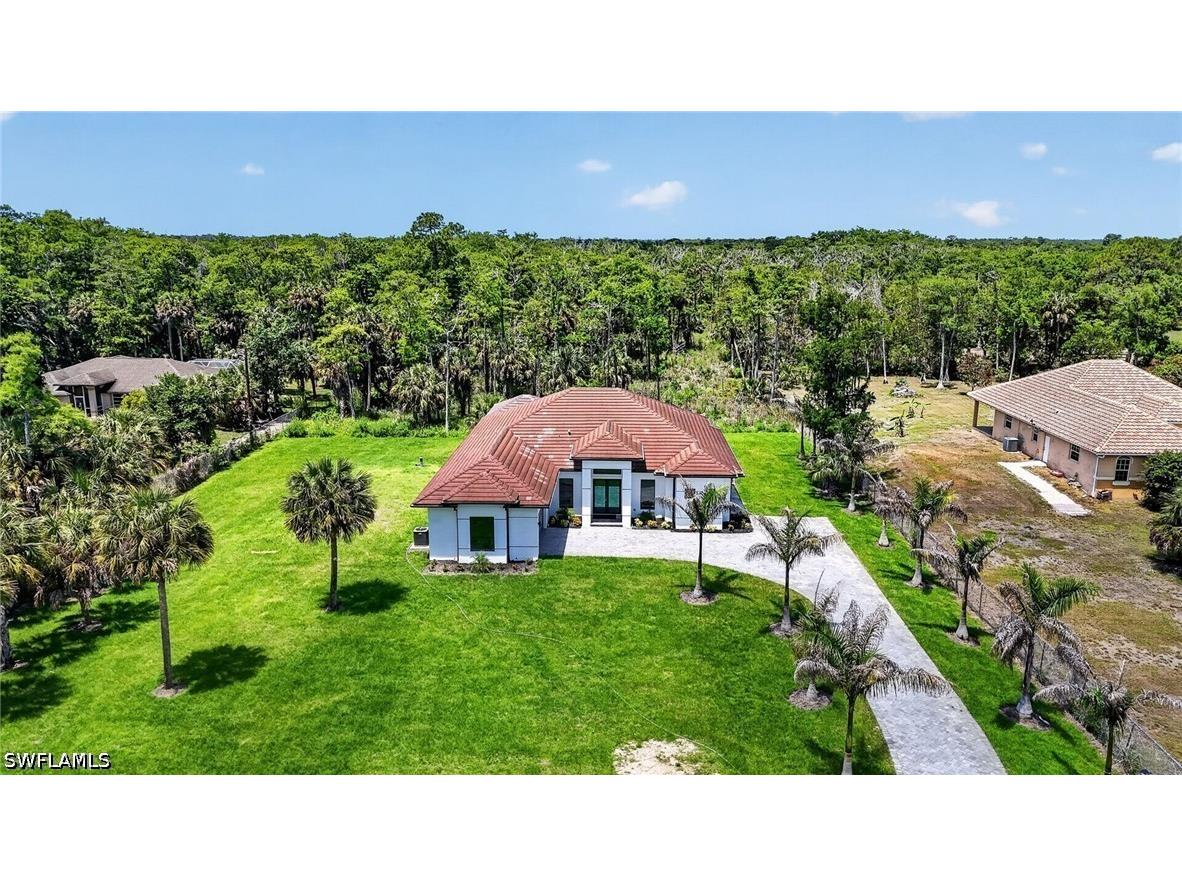 563 15th Street NW Naples FL 34120 226020888 image1