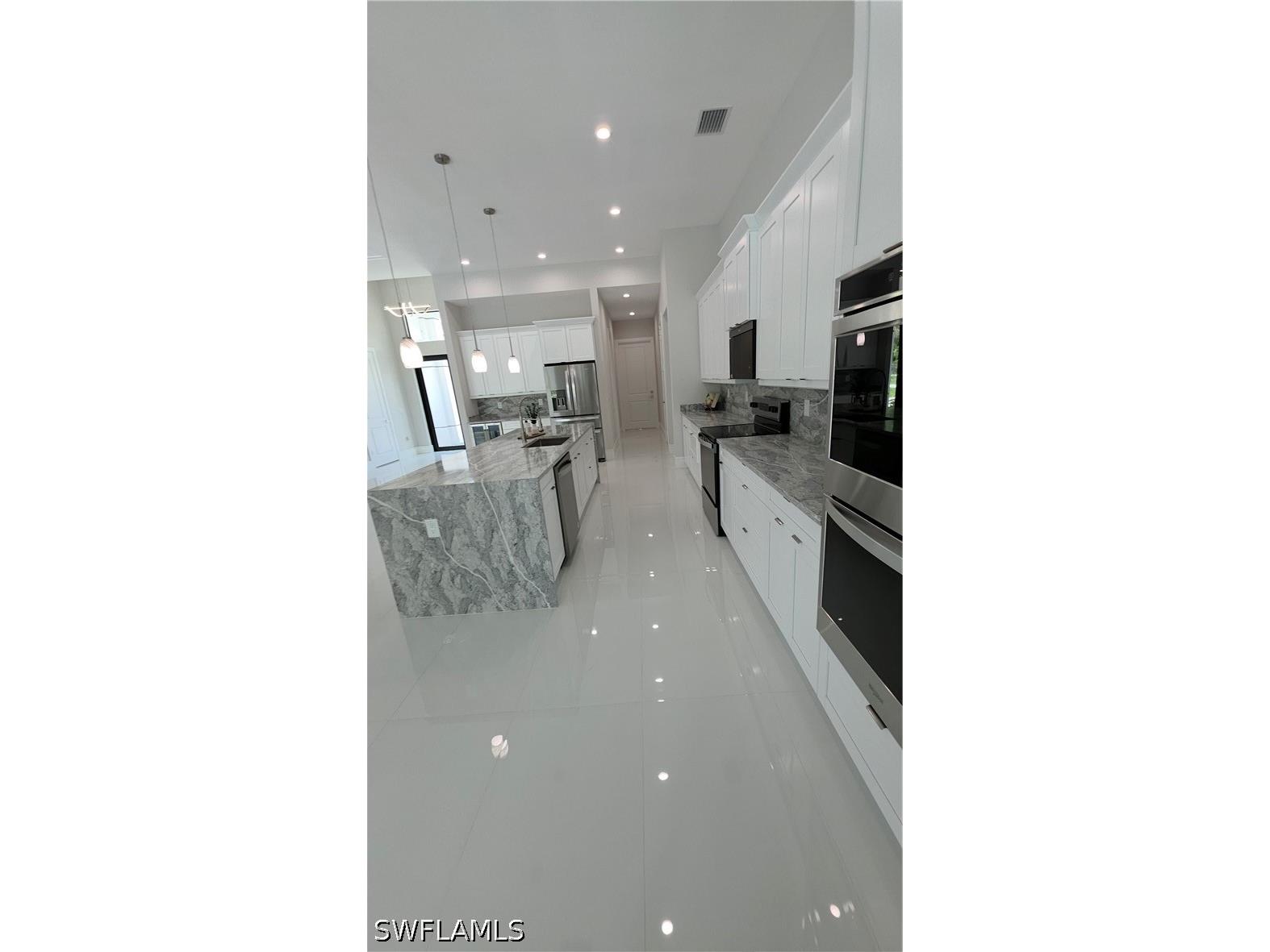 563 15th Street NW Naples FL 34120 226020888 image10
