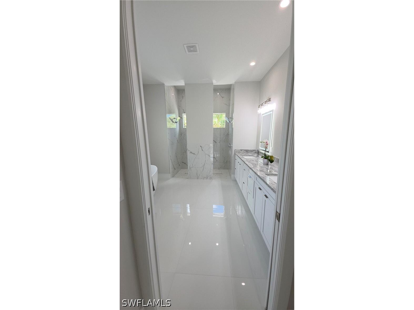 563 15th Street NW Naples FL 34120 226020888 image15