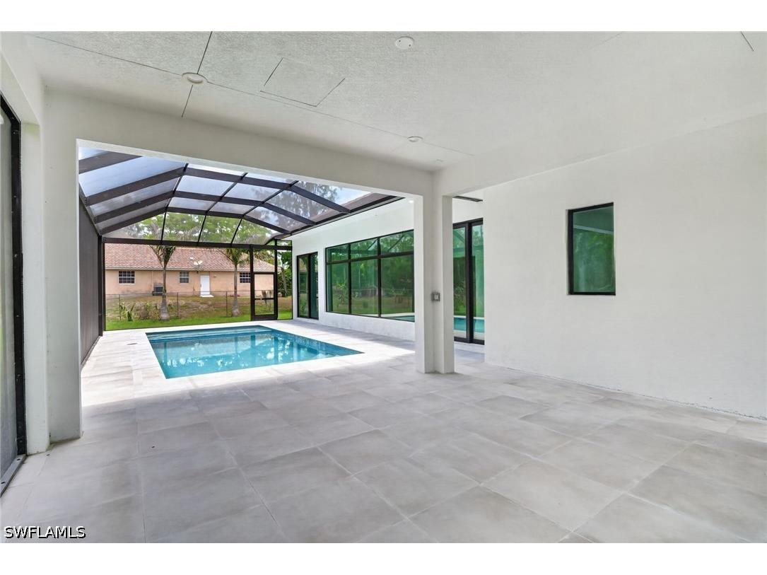 563 15th Street NW Naples FL 34120 226020888 image17