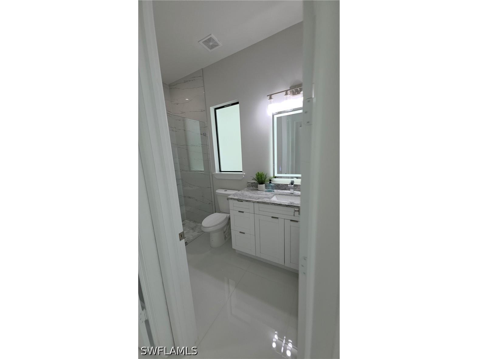 563 15th Street NW Naples FL 34120 226020888 image19