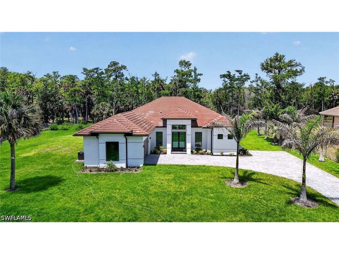 563 15th Street NW Naples FL 34120 226020888 image2