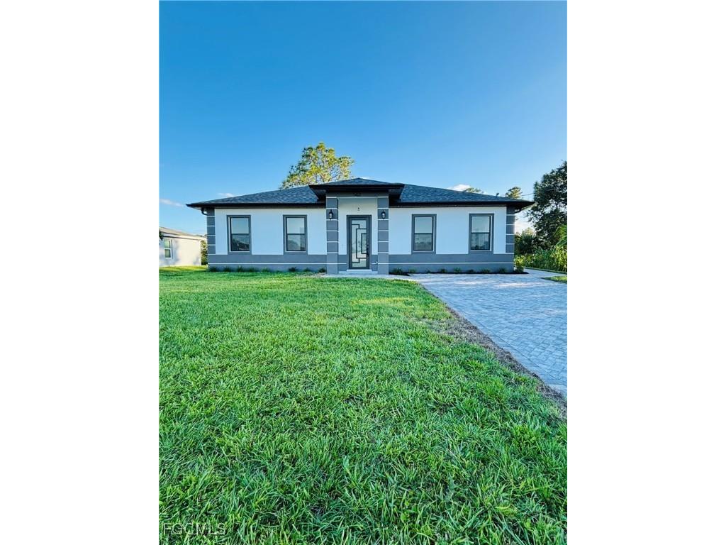 563 Oakshire Lane Lehigh Acres FL 33972 2025015984 image2