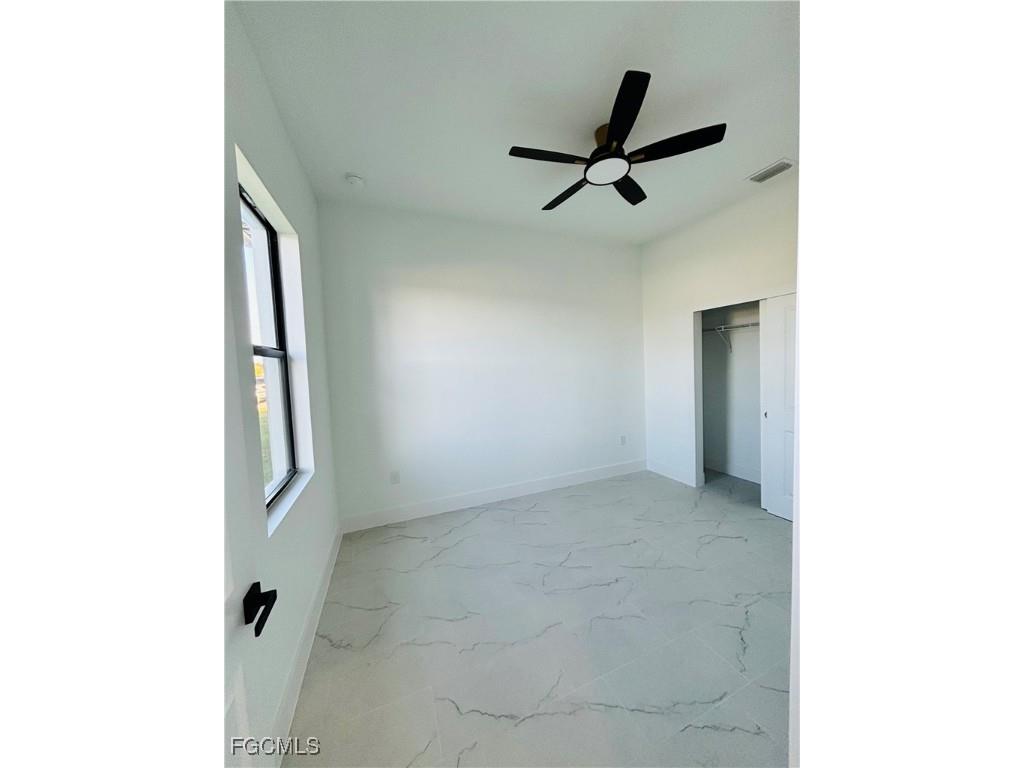 563 Oakshire Lane Lehigh Acres FL 33972 2025015984 image20