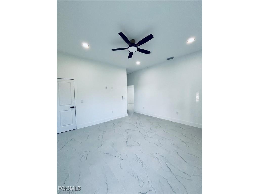 563 Oakshire Lane Lehigh Acres FL 33972 2025015984 image23