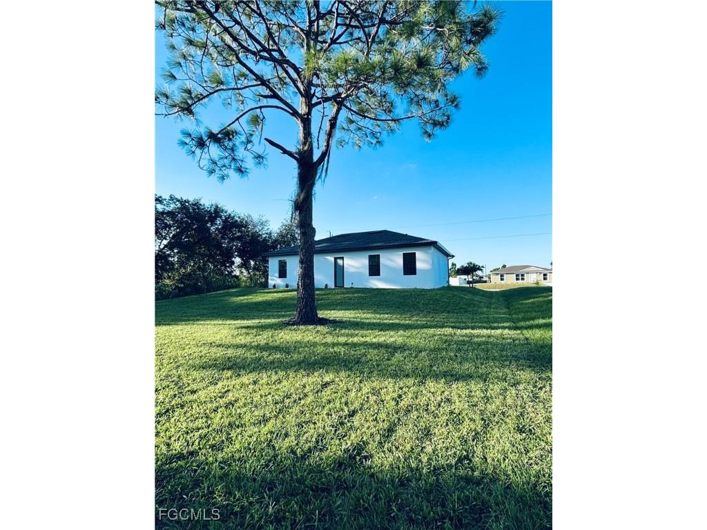 563 Oakshire Lane Lehigh Acres FL 33972 2025015984 image29