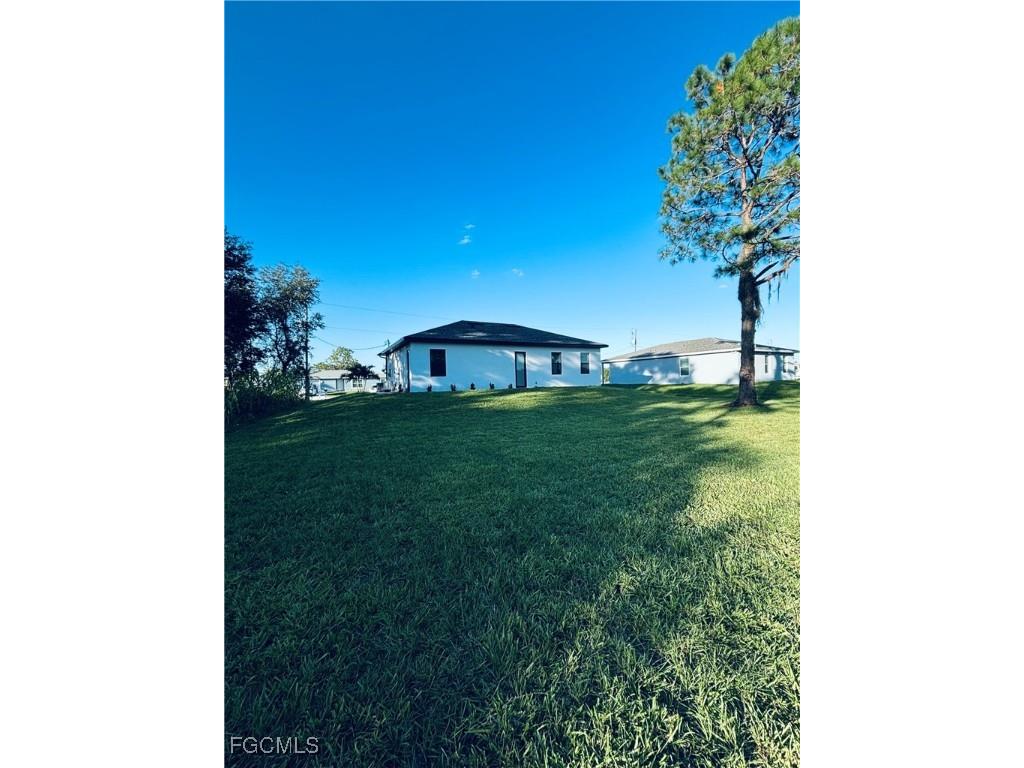 563 Oakshire Lane Lehigh Acres FL 33972 2025015984 image30