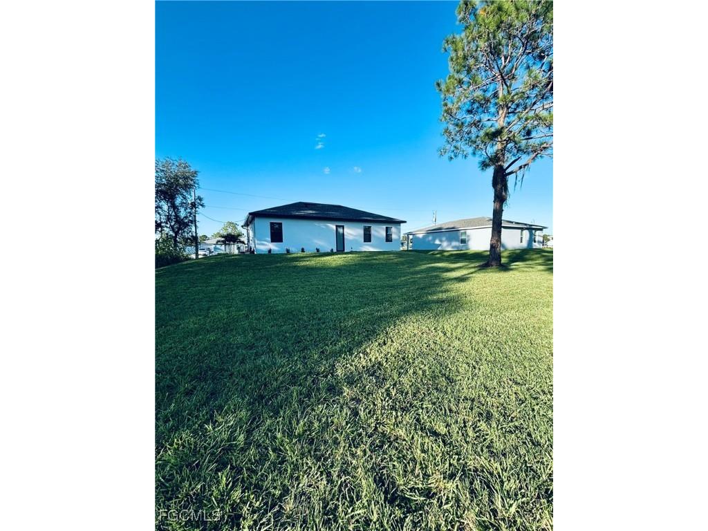 563 Oakshire Lane Lehigh Acres FL 33972 2025015984 image31