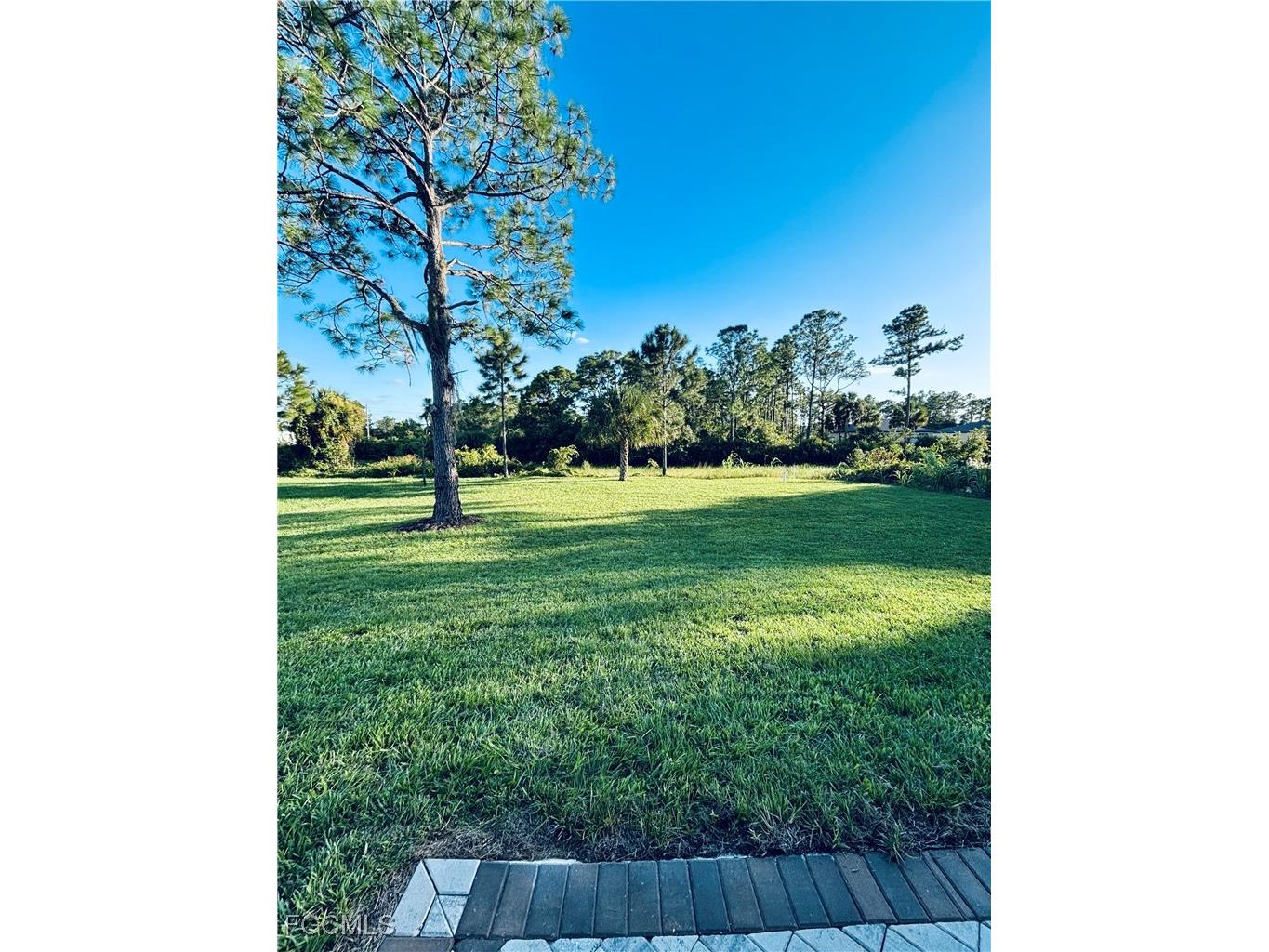 563 Oakshire Lane Lehigh Acres FL 33972 2025015984 image35