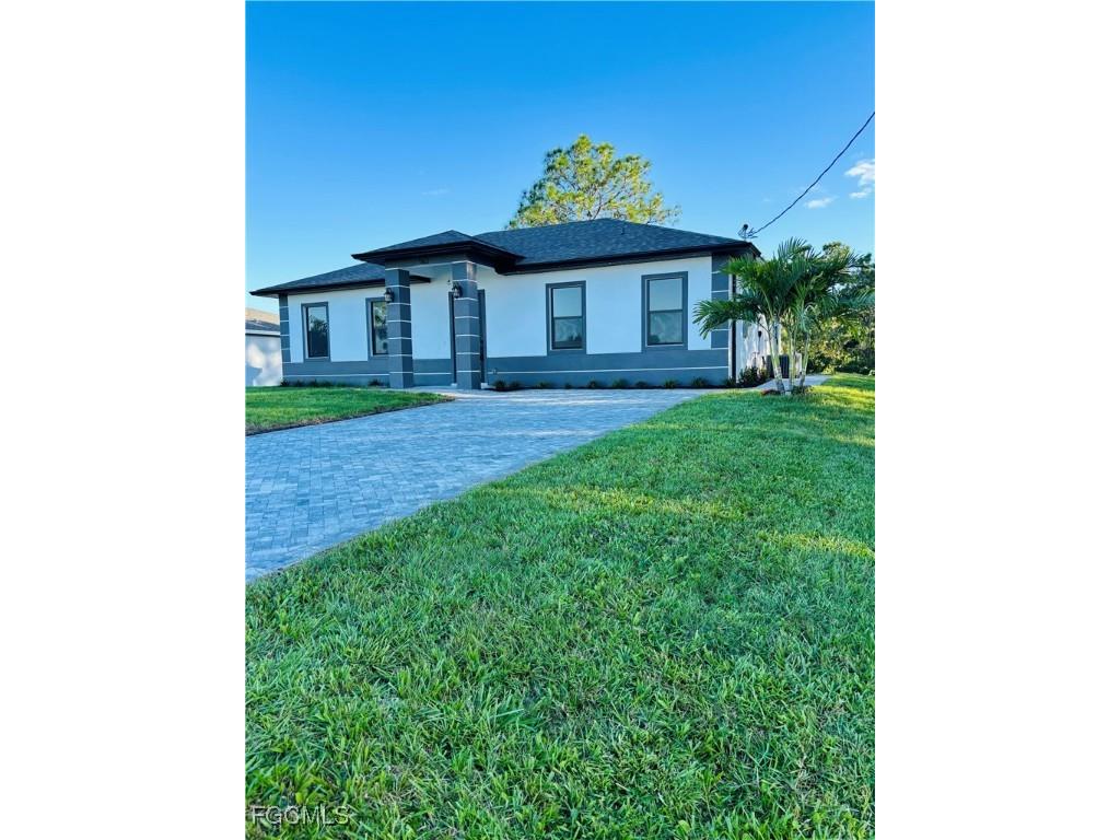 563 Oakshire Lane Lehigh Acres FL 33972 2025015984 image4