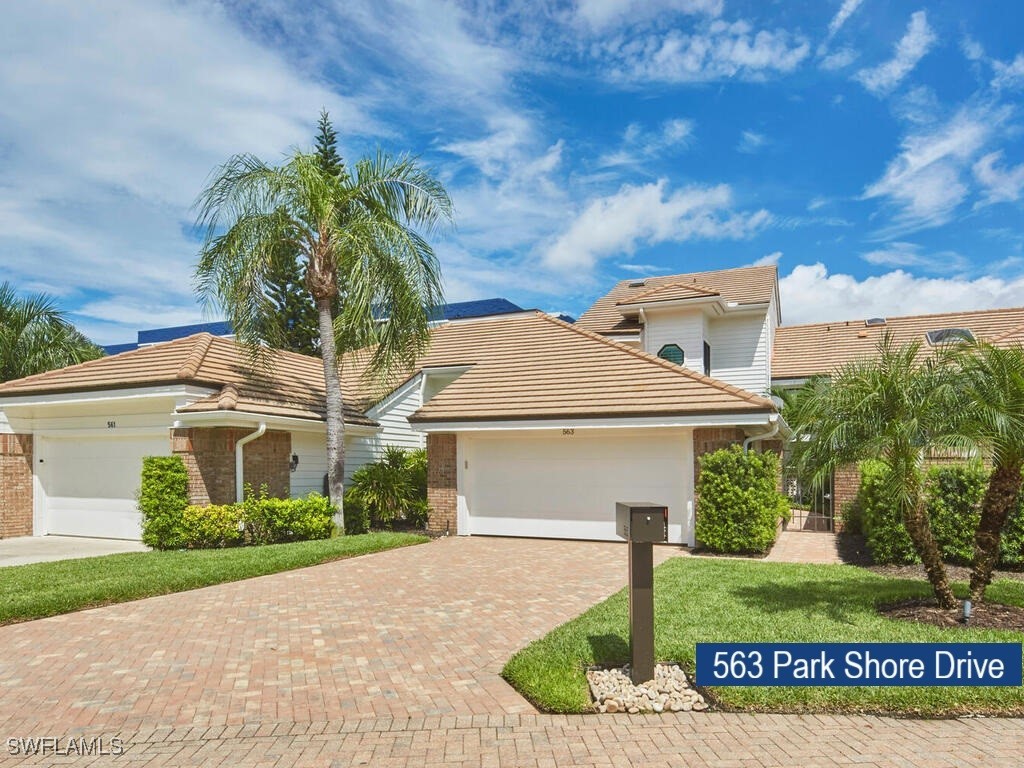 563 Park Shore Drive #G2 Naples FL 34103 225070073 image1