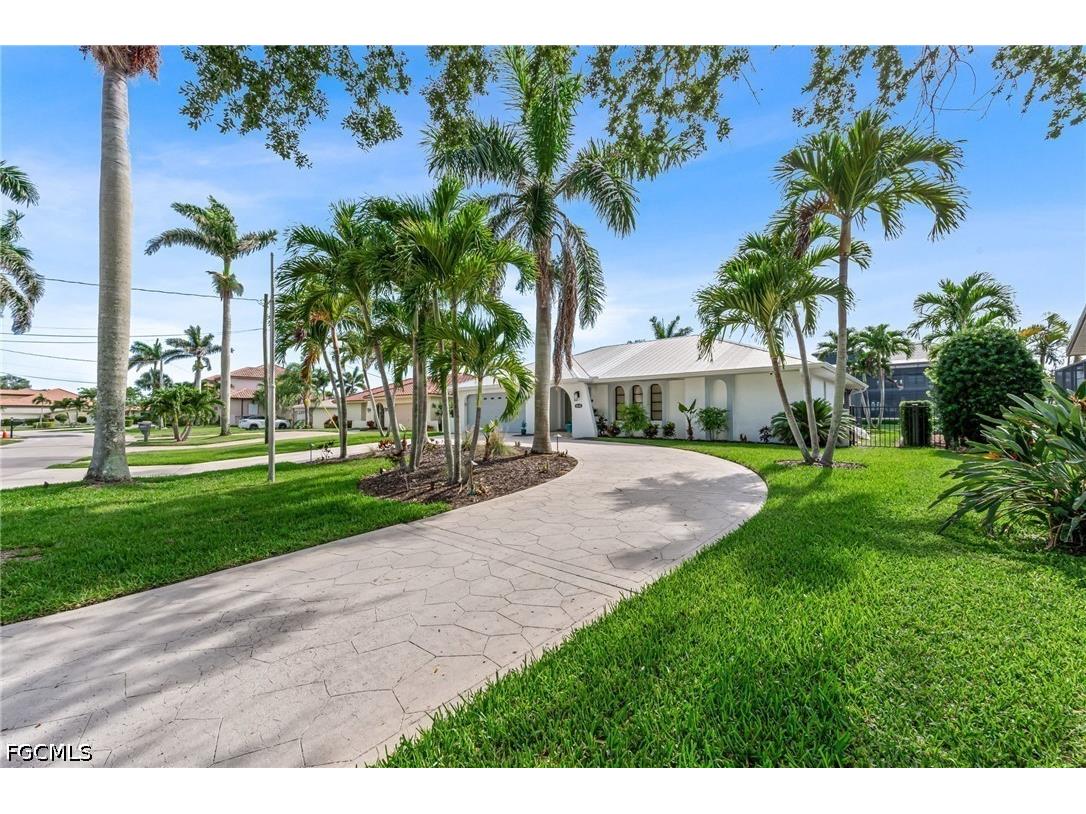 5630 Riverside Drive Cape Coral FL 33904 2026018048 image1