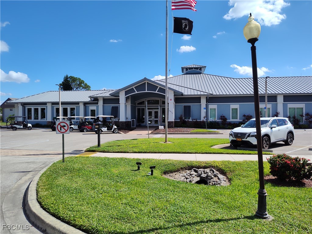 5630 Trailwinds Drive #223 Fort Myers FL 33907 2025016640 image1