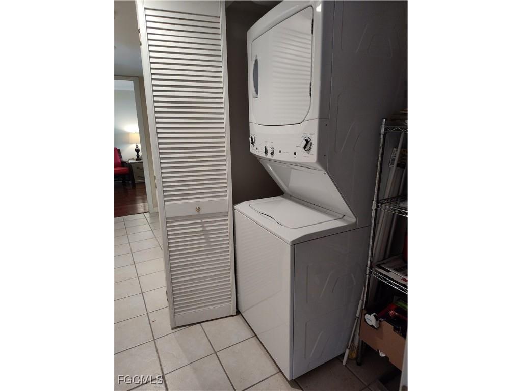 5630 Trailwinds Drive #223 Fort Myers FL 33907 2025016640 image3