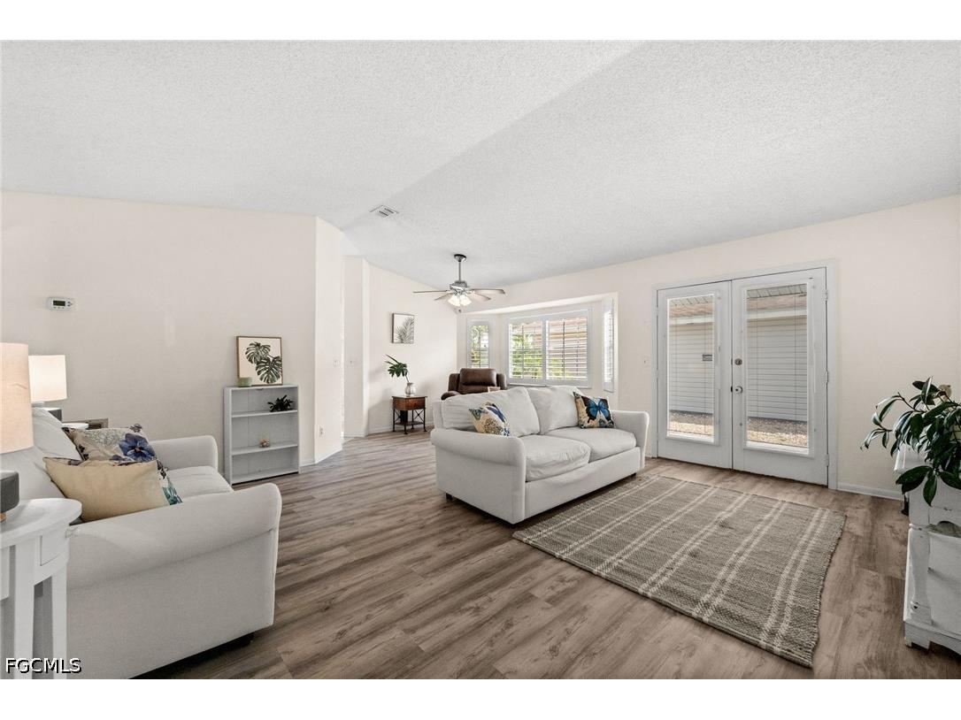 5631 Longleaf Drive North Fort Myers FL 33917 2026015986 image2