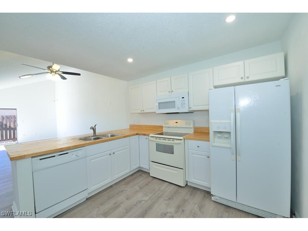 5632 Foxlake Drive North Fort Myers FL 33917 223093803 image1