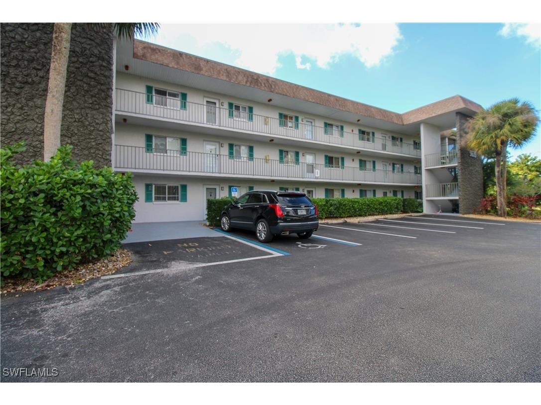 5635 Rattlesnake Hammock Road #102D Naples FL 34113 225082016 image3