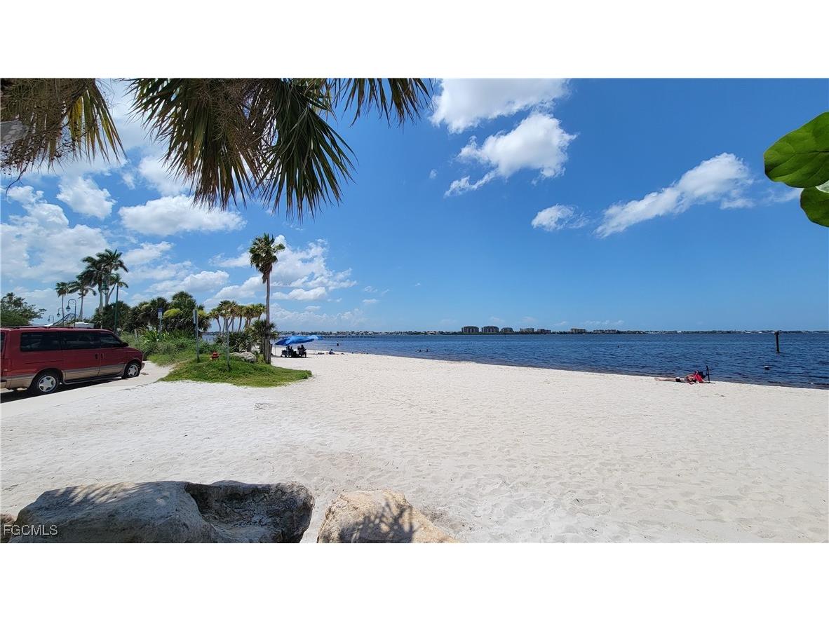 5638 Riverside Drive Cape Coral FL 33904 2025003562 image11