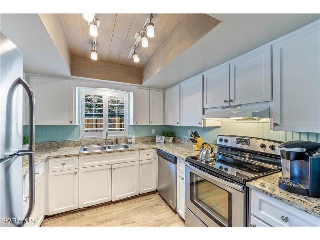 564 109th Avenue N Naples FL 34108 225080483 image13