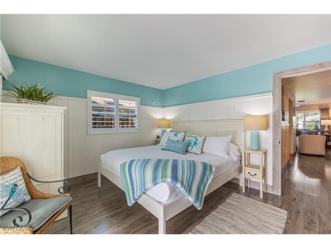 564 109th Avenue N Naples FL 34108 225080483 image15