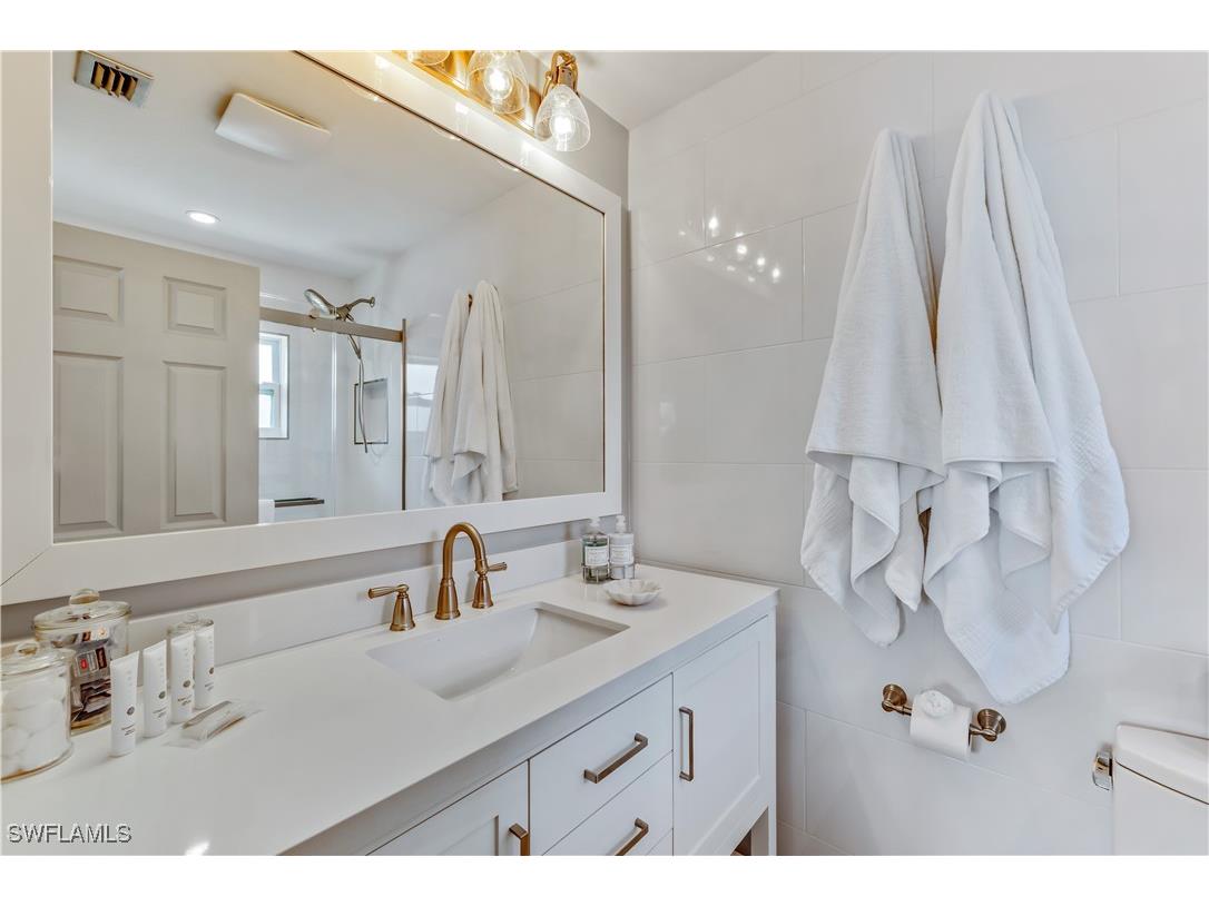 564 109th Avenue N Naples FL 34108 225080483 image18