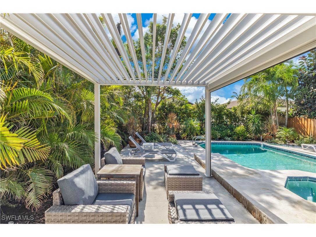 564 109th Avenue N Naples FL 34108 225080483 image3