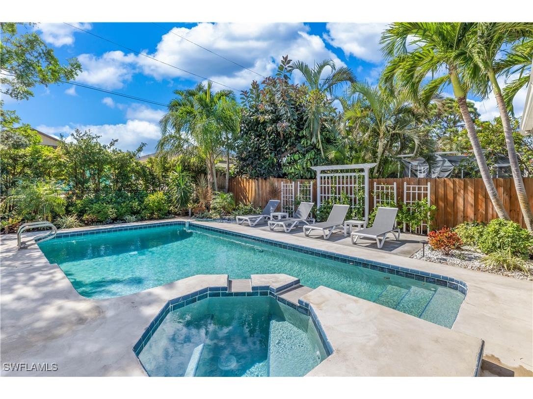 564 109th Avenue N Naples FL 34108 225080483 image5