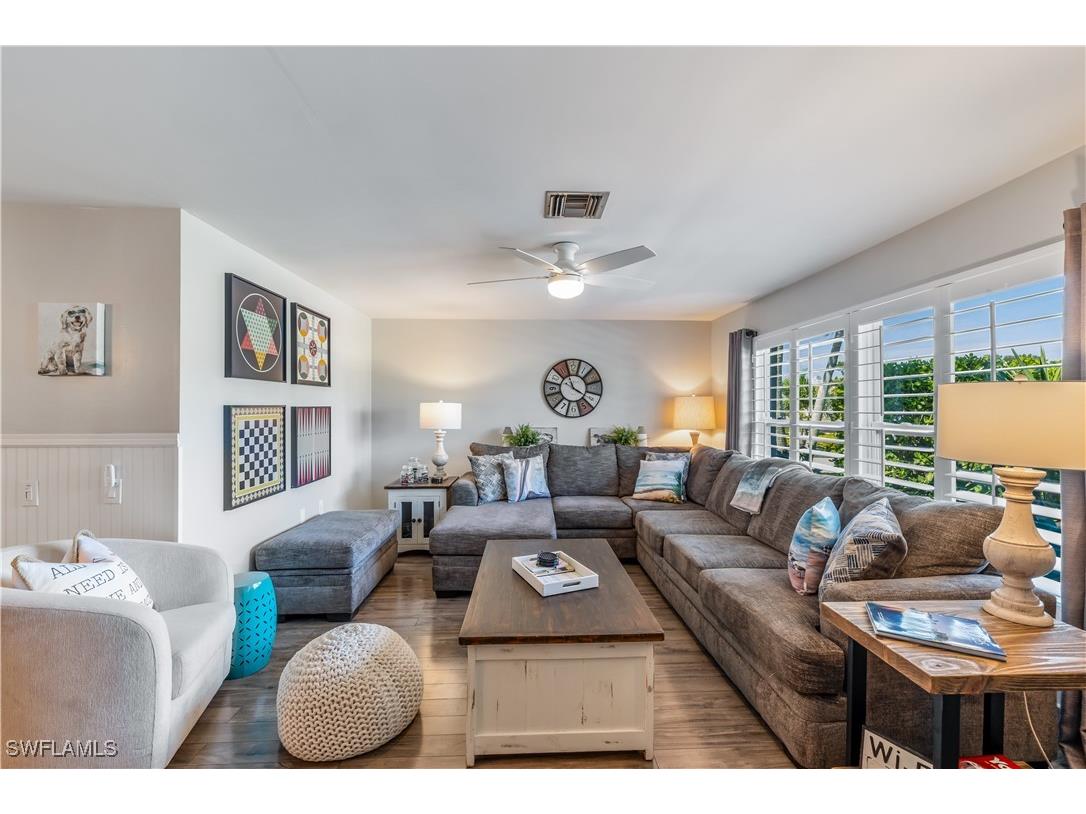 564 109th Avenue N Naples FL 34108 225080483 image9