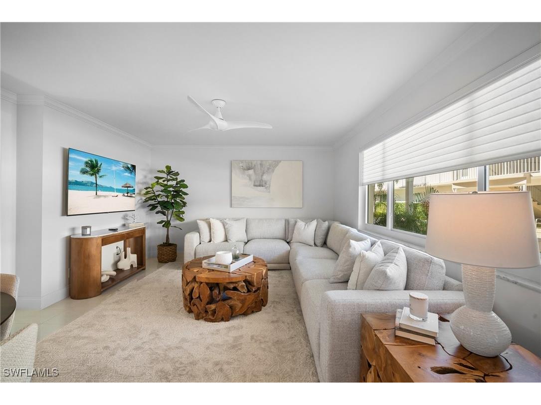 564 Broad Avenue S Naples FL 34102 224100381 image1