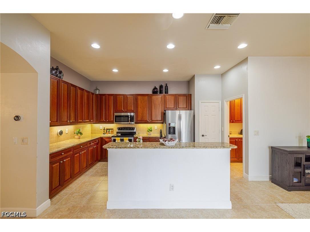 5643 Kensington Loop Fort Myers FL 33912 2026015553 image10