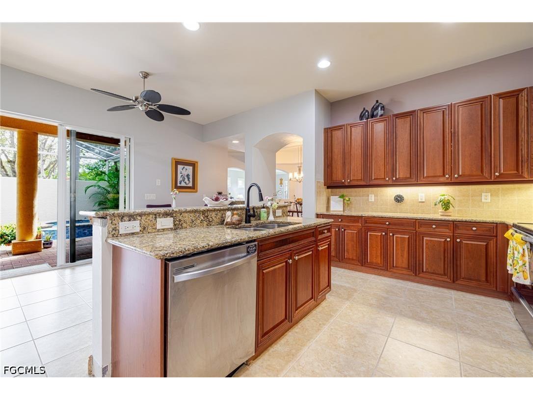 5643 Kensington Loop Fort Myers FL 33912 2026015553 image12