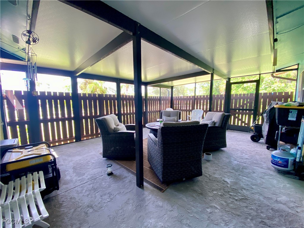 5647 Foxlake Drive North Fort Myers FL 33917 2025004695 image11