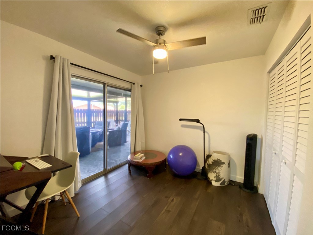 5647 Foxlake Drive North Fort Myers FL 33917 2025004695 image16