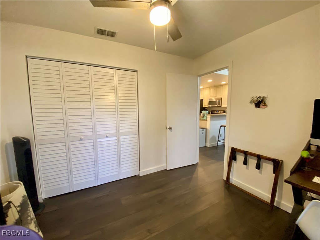 5647 Foxlake Drive North Fort Myers FL 33917 2025004695 image18