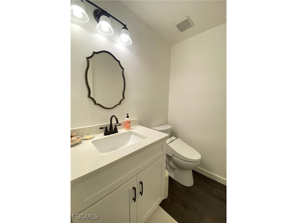 5647 Foxlake Drive North Fort Myers FL 33917 2025004695 image19