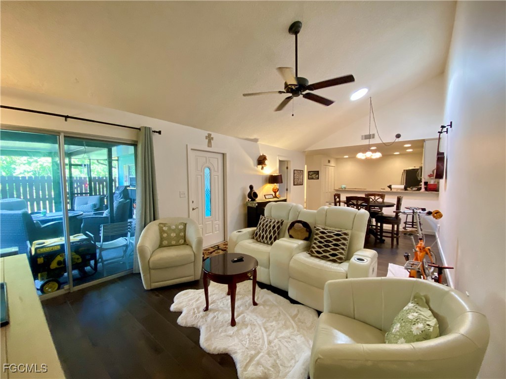 5647 Foxlake Drive North Fort Myers FL 33917 2025004695 image2